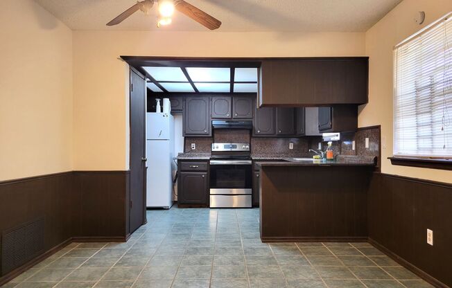 3 beds, 2 baths, $1,199