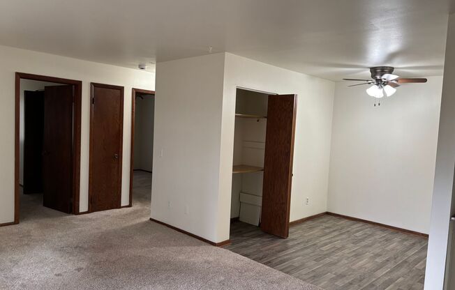 2 beds, 1 bath, 700 sqft, $1,350, Unit 2