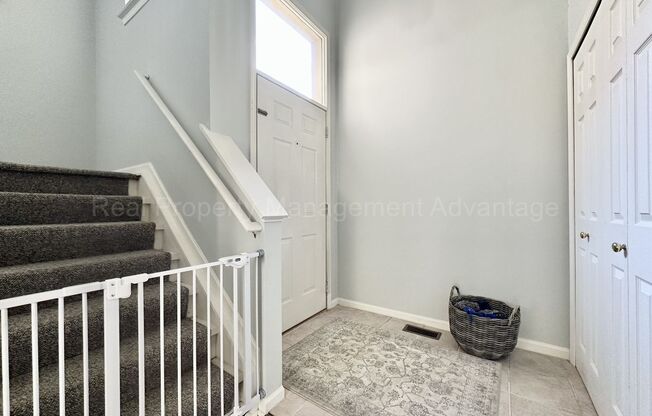 Beautifully Updated 2-Bedroom Townhouse w/ Finished Basement - Close to Royal Oak, Ferndale, Pleasant Ridge!