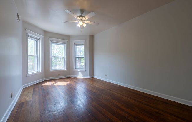 Sunny Spacious 3 Bedroom 1 Bathroom