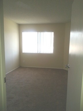 1 bed, 1 bath, $1,800, Unit 104