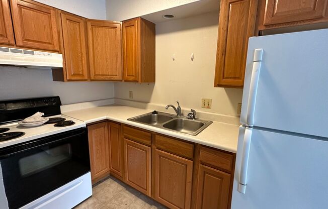 1 bed, 1 bath, 600 sqft, $650