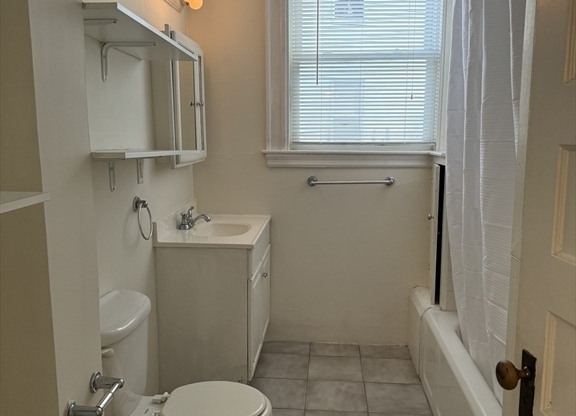 1 bed, 1 bath, 800 sqft, $1,800, Unit 2