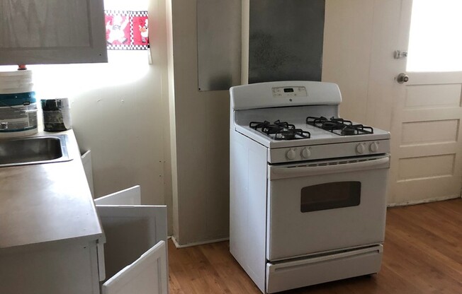 Charming Single-Family Home in Hazelwood – Available July 1st!