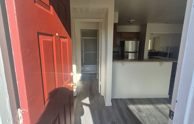 2 beds, 1 bath, 825 sqft, $1,800, Unit 203