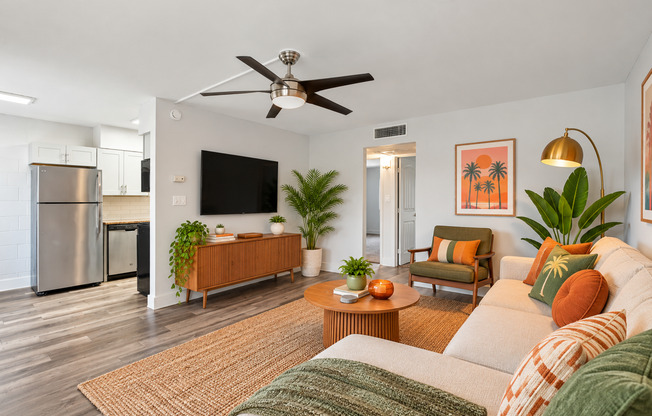 2 beds, 1 bath, 748 sqft, $1,749, Unit E67
