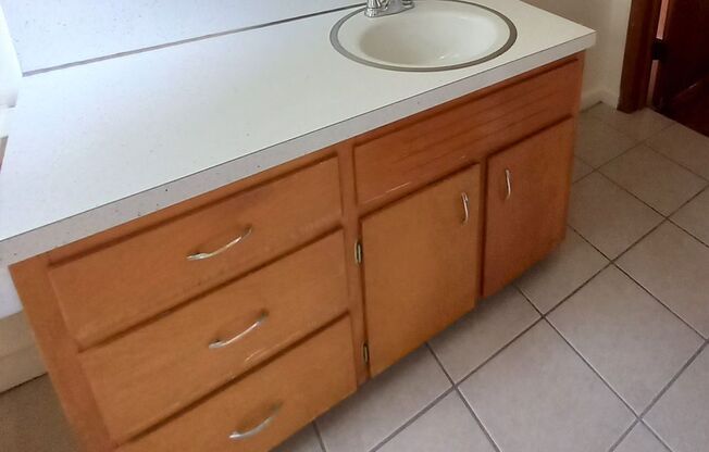 2 beds, 1 bath, 903 sqft, $1,290, Unit D-1