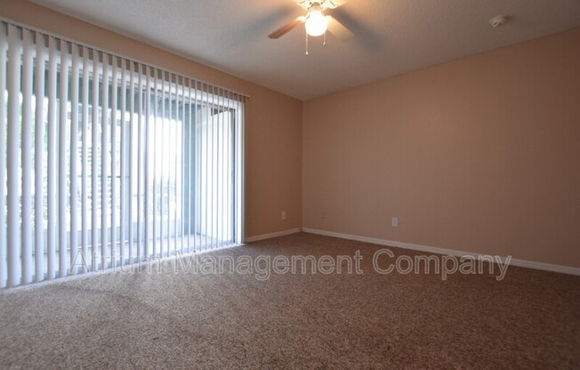 931 W PRESTON