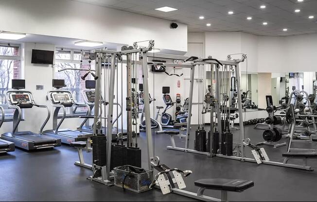 3 beds, 1.5 baths, 953 sqft, $7,220, Unit 10F