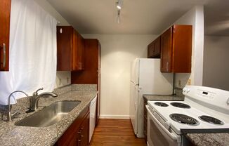 2 beds, 1 bath, $2,350