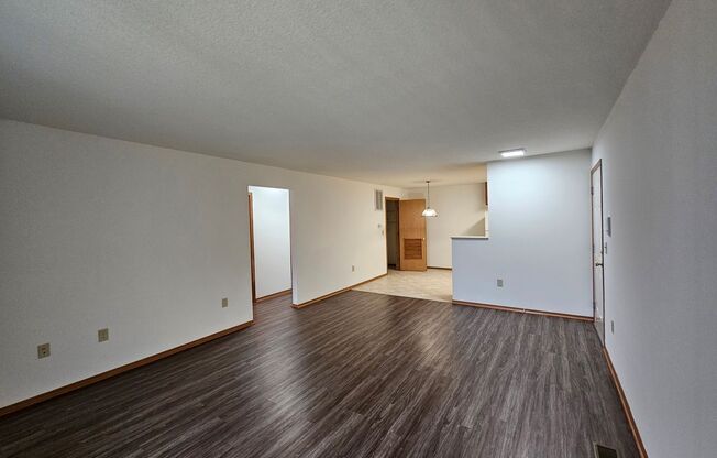 2 beds, 1.5 baths, 963 sqft, $1,240, Unit T-07
