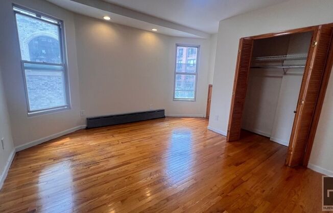 350 E 5 ST