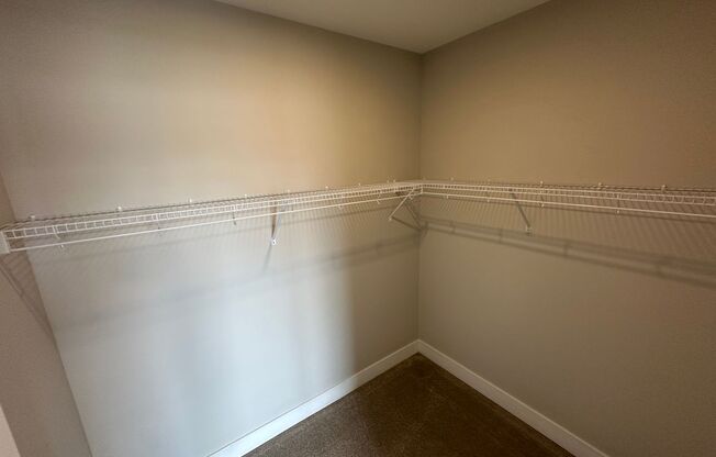 1 bed, 1 bath, 555 sqft, $1,795, Unit 516