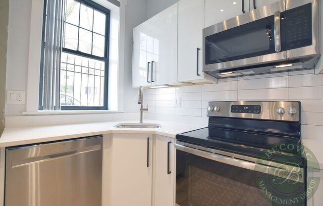 Studio, 1 bath, 280 sqft, $1,475, Unit 112