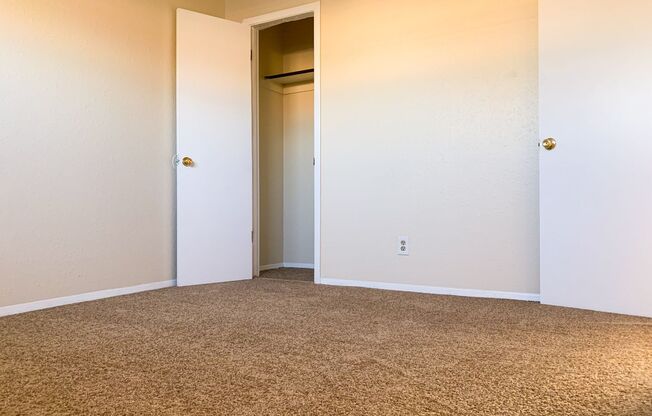 2 beds, 1 bath, 750 sqft, $925, Unit 2