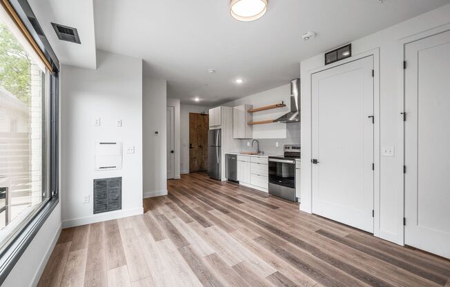 Studio, 1 bath, 400 sqft, $1,225, Unit 102