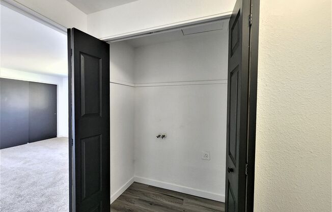 2 beds, 1.5 baths, 945 sqft, $1,350, Unit C