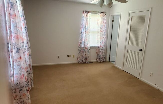 3 beds, 2 baths, $2,095