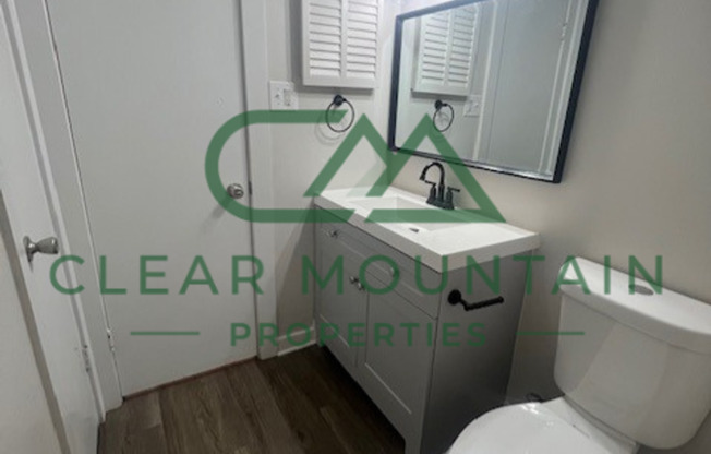 2 beds, 1 bath, 900 sqft, $1,300, Unit 5