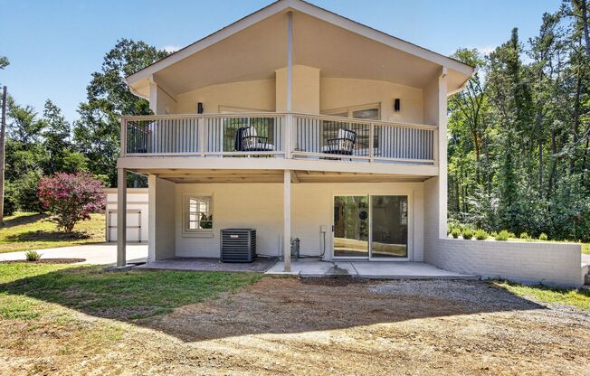 Beautifully renovated 4-bedroom, 3-bath home in Matthews