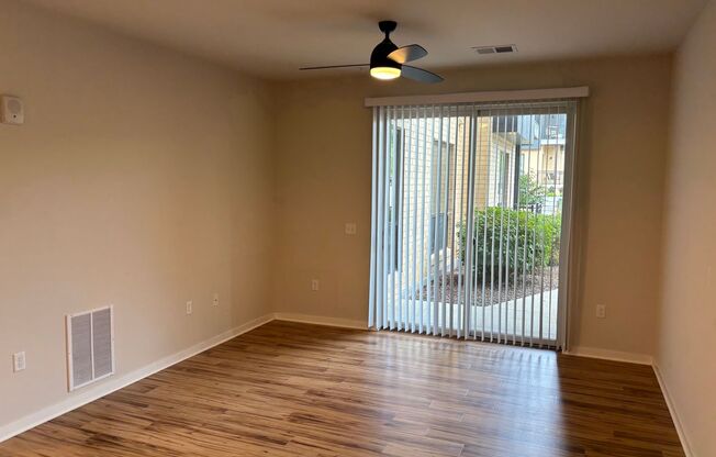 1 bed, 1 bath, 821 sqft, $1,685, Unit 10025-111