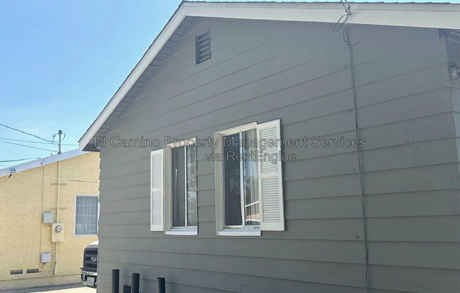 2 beds, 1 bath, $2,400