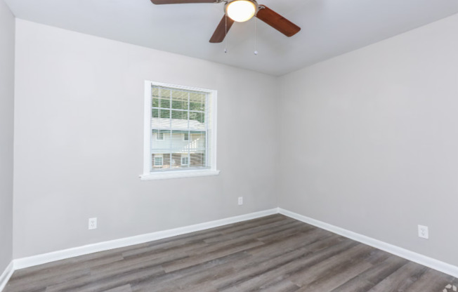 2 beds, 1 bath, 850 sqft, $899, Unit K2