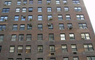 50 E 72 ST