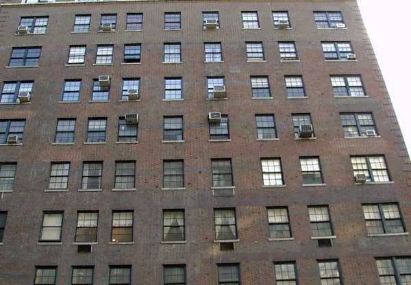 50 E 72 ST
