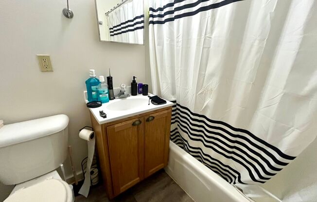 1 bed, 1 bath, $850, Unit 101
