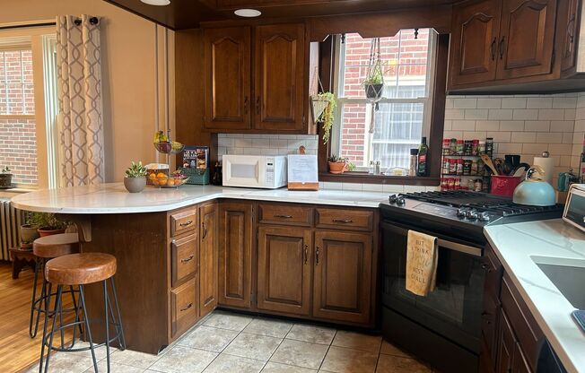 3 beds, 1 bath, $1,800