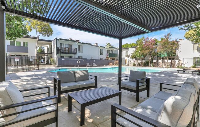 2 beds, 1 bath, 880 sqft, $1,695, Unit 141