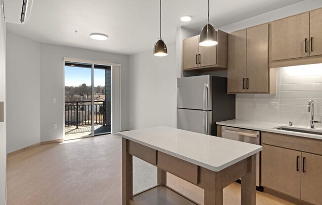 Studio, 1 bath, 527 sqft, $1,670, Unit 207