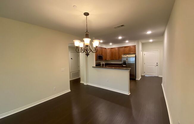 2 beds, 1 bath, 932 sqft, $2,595, Unit 614-202