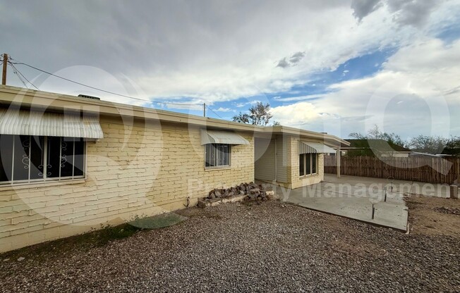 2120 N 3 AVE