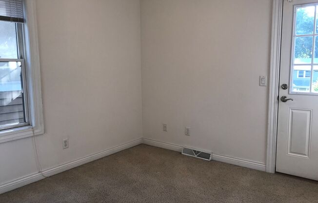 5 beds, 2 baths, $4,295
