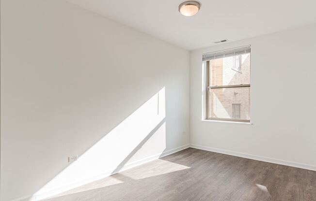 2 beds, 1 bath, $2,325, Unit 411