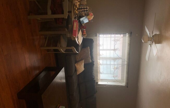 1 bed, 1 bath, $1,095, Unit B6