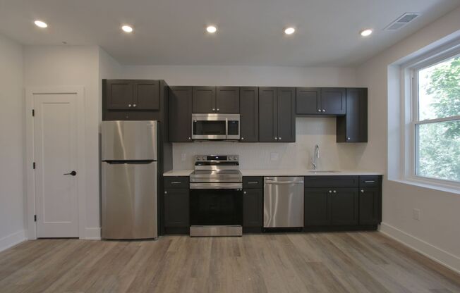 1 bed, 1 bath, 621 sqft, $1,535, Unit 303