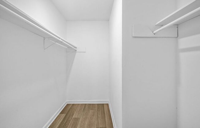 1 bed, 1 bath, 775 sqft, $1,100, Unit 019