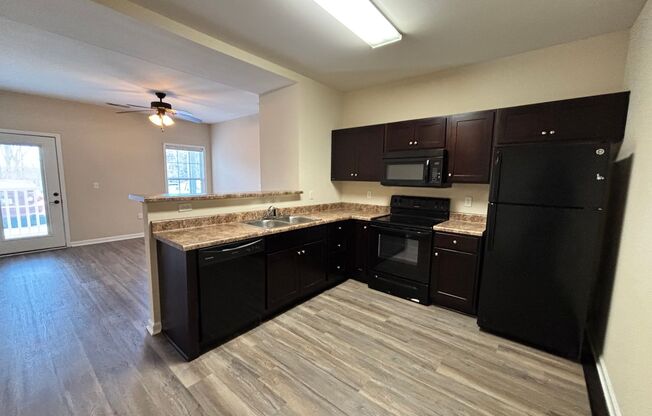 1 bed, 1 bath, 687 sqft, $775, Unit O12