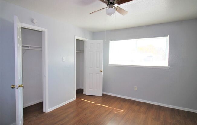2 beds, 1 bath, 875 sqft, $1,330