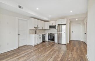 6211 WOODBINE AVE
