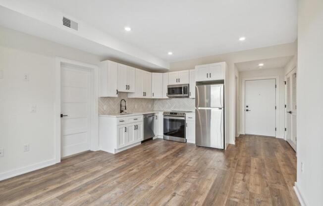6211 WOODBINE AVE