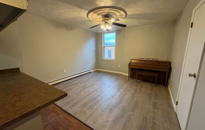 62 N Bryant Ave - (22210)