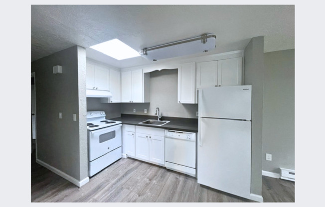 2 beds, 1 bath, 750 sqft, $1,700, Unit #401