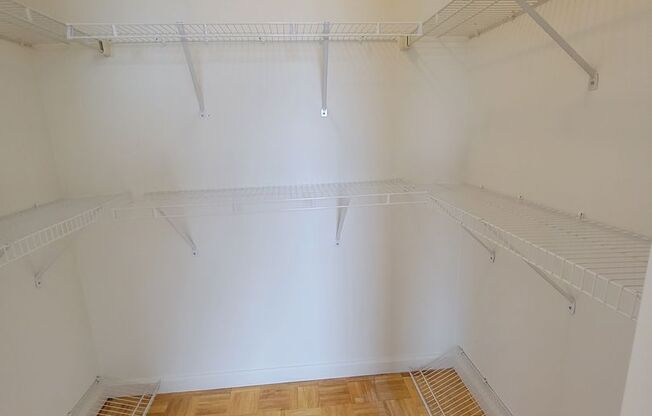 Studio, 1 bath, $1,700