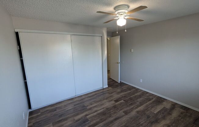 2 beds, 1 bath, 889 sqft, $1,295, Unit 07