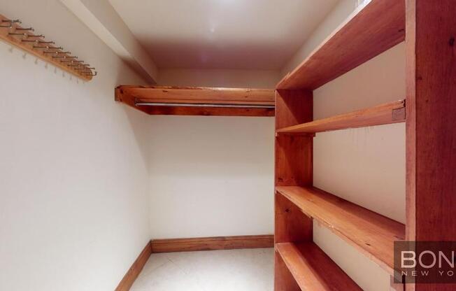 306 W 73 ST