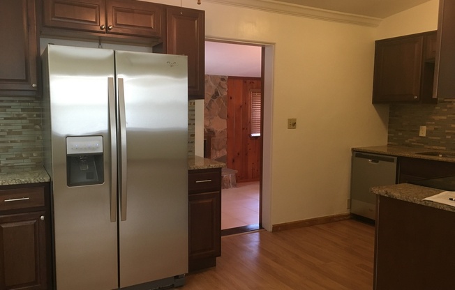 Adorable home by Dubsdread Golf Course!